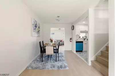 24 Frederick Ave, Woodbridge Township, NJ 07067 - Photo 9