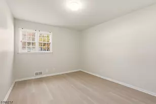 24 Frederick Ave, Woodbridge Township, NJ 07067 - Photo 15