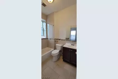 110 Peabody Pl, Newark, NJ 07104 - Photo 13