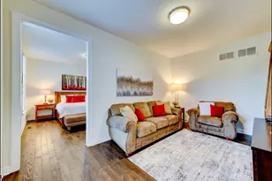 19 Donna Dr, Raritan Township, NJ 08822 - Photo 27