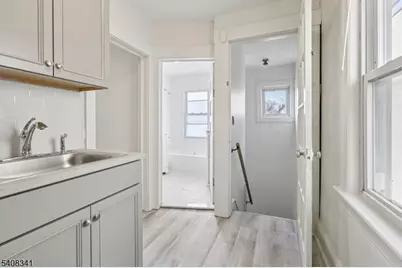 66 N Washington Ave #1, Bergenfield, NJ 07621 - Photo 9