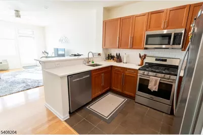 30 Freedomway #406, Jersey City, NJ 07305 - Photo 5