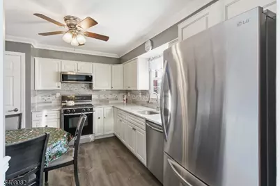 108 Windsor Ct, Hillsborough Township, NJ 08844 - Photo 5