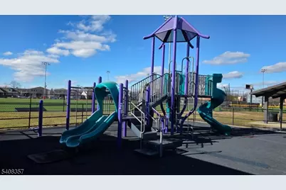 1 Veterans Pl, Elmwood Park, NJ 07407 - Photo 3