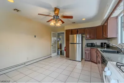 1 Veterans Pl, Elmwood Park, NJ 07407 - Photo 11