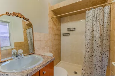 1 Veterans Pl, Elmwood Park, NJ 07407 - Photo 15