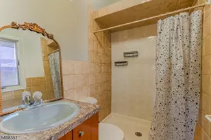 1 Veterans Pl, Elmwood Park, NJ 07407 - Photo 15