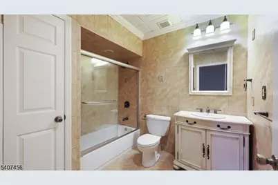 1 Hayduk Dr, Edison Twp., NJ 08820 - Photo 39