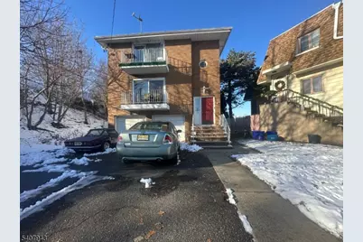 135 Jay Ave, Lyndhurst Township, NJ 07071 - Photo 1