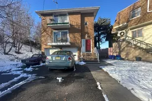 135 Jay Ave, Lyndhurst Township, NJ 07071 - Photo 1