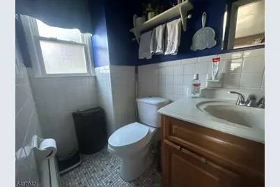 135 Jay Ave, Lyndhurst Township, NJ 07071 - Photo 9