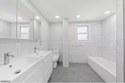 576 Walnut St, Elizabeth, NJ 07201 - Photo 3