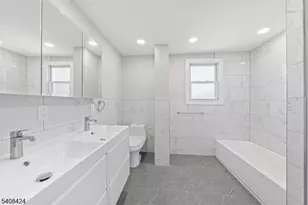 576 Walnut St, Elizabeth, NJ 07201 - Photo 3