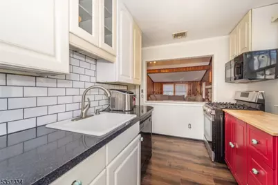 53 Laurel Dr, Wayne, NJ 07470 - Photo 11