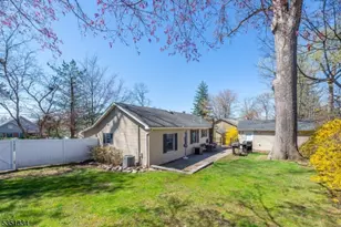 53 Laurel Dr, Wayne, NJ 07470 - Photo 27