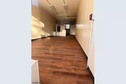 185 N Washington Ave, Bergenfield, NJ 07621 - Photo 3