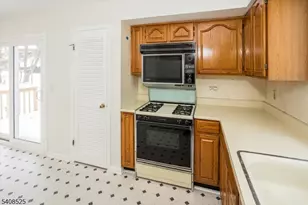 4 Updike Ave, Hillsborough Township, NJ 08844 - Photo 21