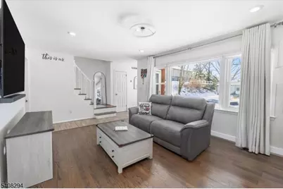 7 Chaplin Ct, Clifton, NJ 07012 - Photo 3