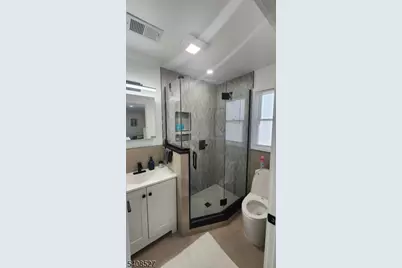 731 Lake Ave #2, Lyndhurst Township, NJ 07071 - Photo 9