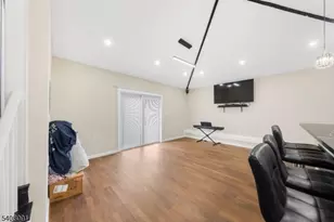 30-32 Barnard Pl, Elizabeth, NJ 07208 - Photo 9