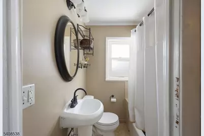 70 Everett Pl, Plainfield, NJ 07063 - Photo 23