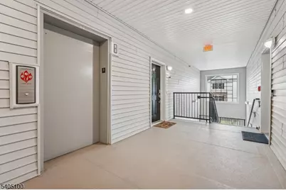 632 Marion Ln, Monroe Township, NJ 08831 - Photo 9