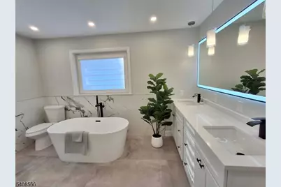 440 Railroad Avenue, Old Bridge Township, NJ 08879 - Photo 9