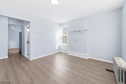 27 Grant St #1, Montclair, NJ 07042 - Photo 3