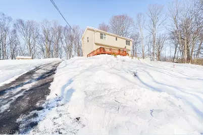 24 Plaza Dr, Hampton Township, NJ 07860 - Photo 25