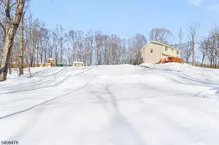 24 Plaza Dr, Hampton Township, NJ 07860 - Photo 27