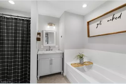 24 Plaza Dr, Hampton Township, NJ 07860 - Photo 15