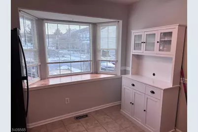 1004 Wetherburn Ct, Raritan Township, NJ 08822 - Photo 3