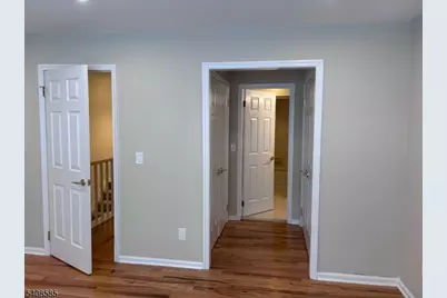 1004 Wetherburn Ct, Raritan Township, NJ 08822 - Photo 7