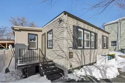 631 Valley St, Orange, NJ 07050 - Photo 5