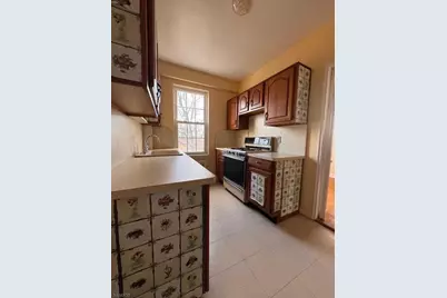 5 Roosevelt Pl #4A, Montclair Twp., NJ 07042 - Photo 5