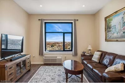 1 Carriage City Plz #1707, Rahway, NJ 07065 - Photo 27