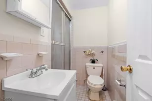 274 Greylock Pkwy, Belleville, NJ 07109 - Photo 27