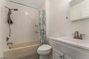 908 Reed Ct, Raritan Township, NJ 08822 - Photo 7