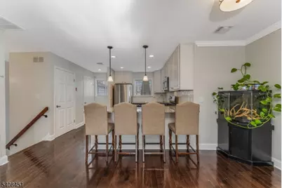 908 Reed Ct, Raritan Township, NJ 08822 - Photo 3