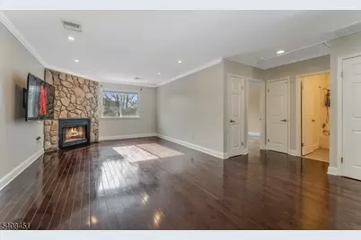 908 Reed Ct, Raritan Township, NJ 08822 - Photo 5