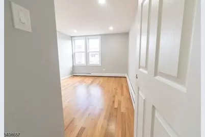 586 N 11th St, Newark, NJ 07107 - Photo 13