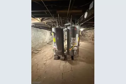 586 N 11th St, Newark, NJ 07107 - Photo 29