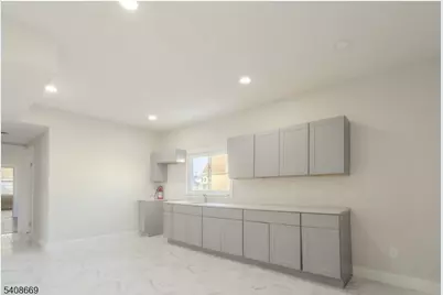 92 Florence Ave, Irvington, NJ 07111 - Photo 17