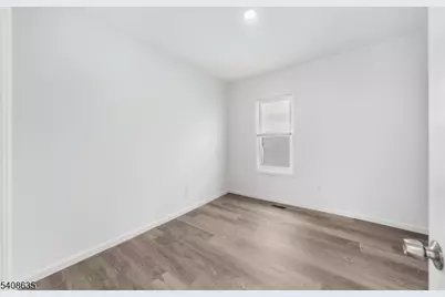 811 Jackson Ave, Linden, NJ 07036 - Photo 9