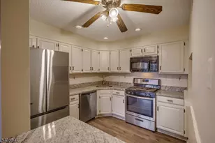 1306 Boxwood Dr, Branchburg Township, NJ 08876 - Photo 9