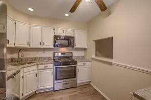 1306 Boxwood Dr, Branchburg Township, NJ 08876 - Photo 11