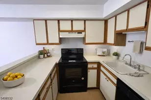 19 Plauderville Ave, Garfield, NJ 07026 - Photo 3