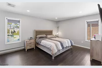 433 Chase Ave, Lyndhurst Township, NJ 07071 - Photo 11