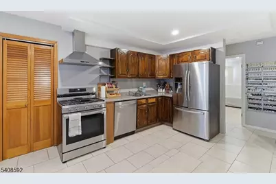 433 Chase Ave, Lyndhurst Township, NJ 07071 - Photo 15