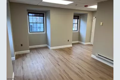 555 Goffle Rd, Ridgewood, NJ 07450 - Photo 1